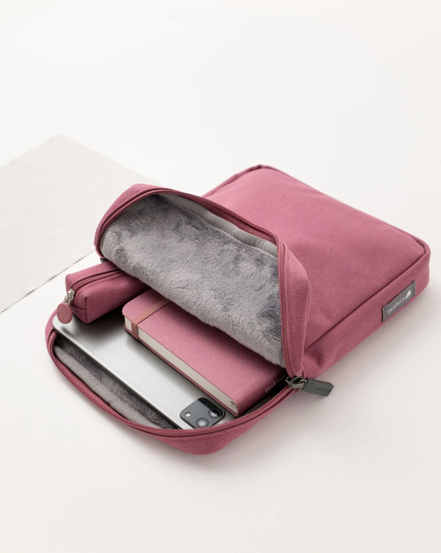 Travelus 11 in. Pouch & Screen Cloth Set