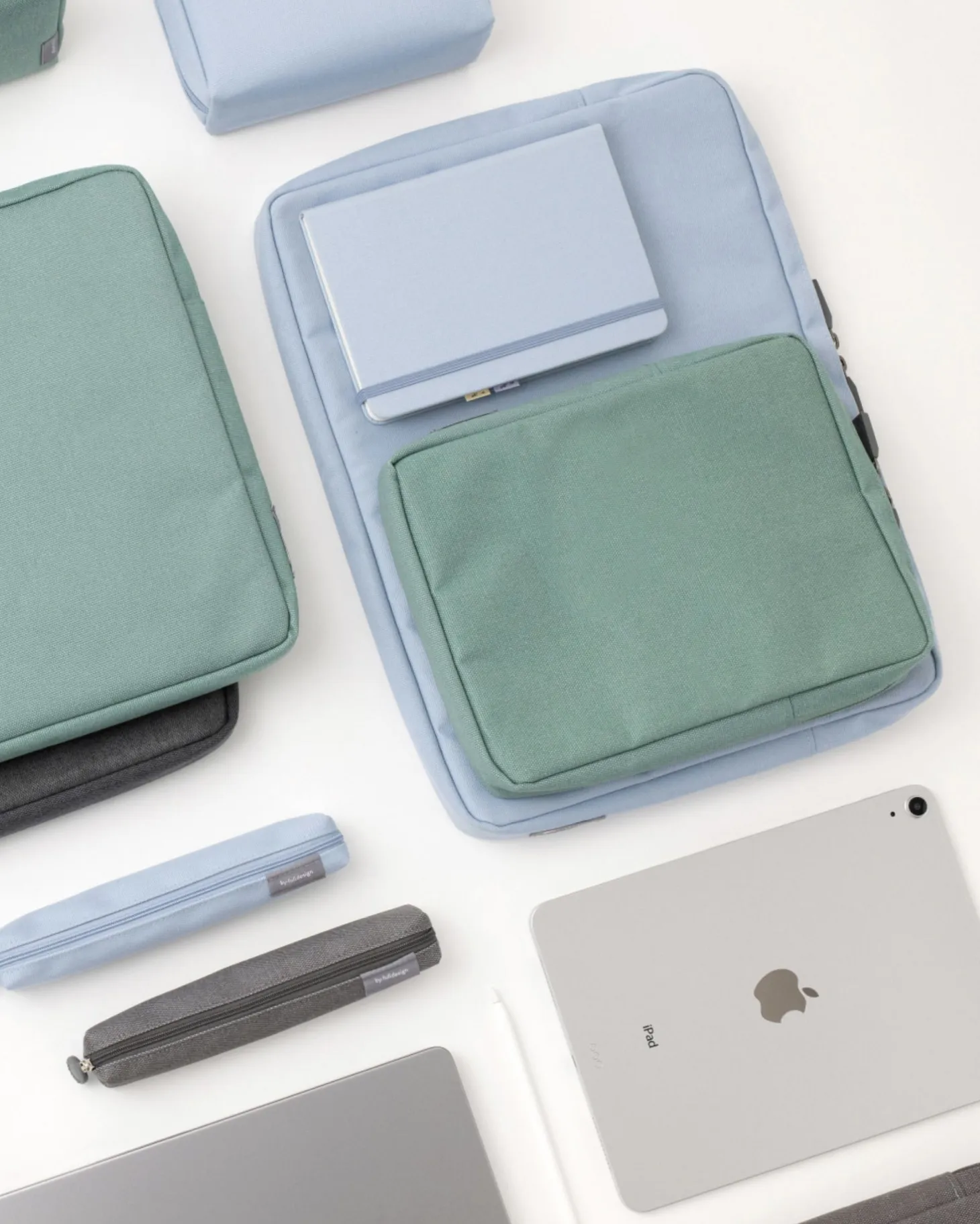 Travelus 11 in. Pouch & Screen Cloth Set