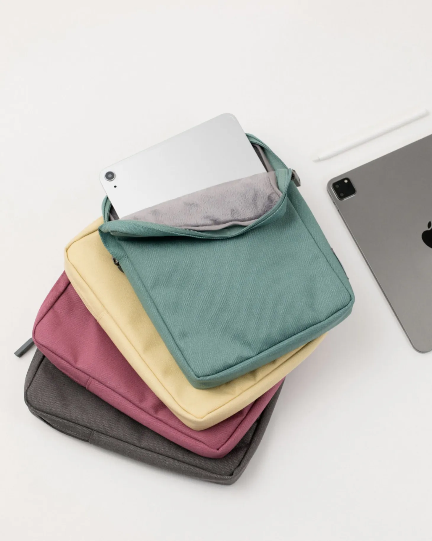 Travelus 11 in. Pouch & Screen Cloth Set
