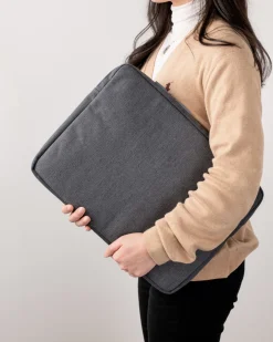 Travelus 16 in. Pouch & Screen Cloth Set