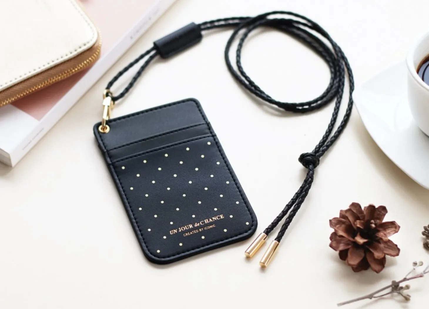 Un Jour De Chance Card Case & Neck Strap Set
