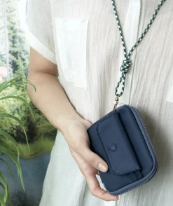 Voyager Button Card Pouch