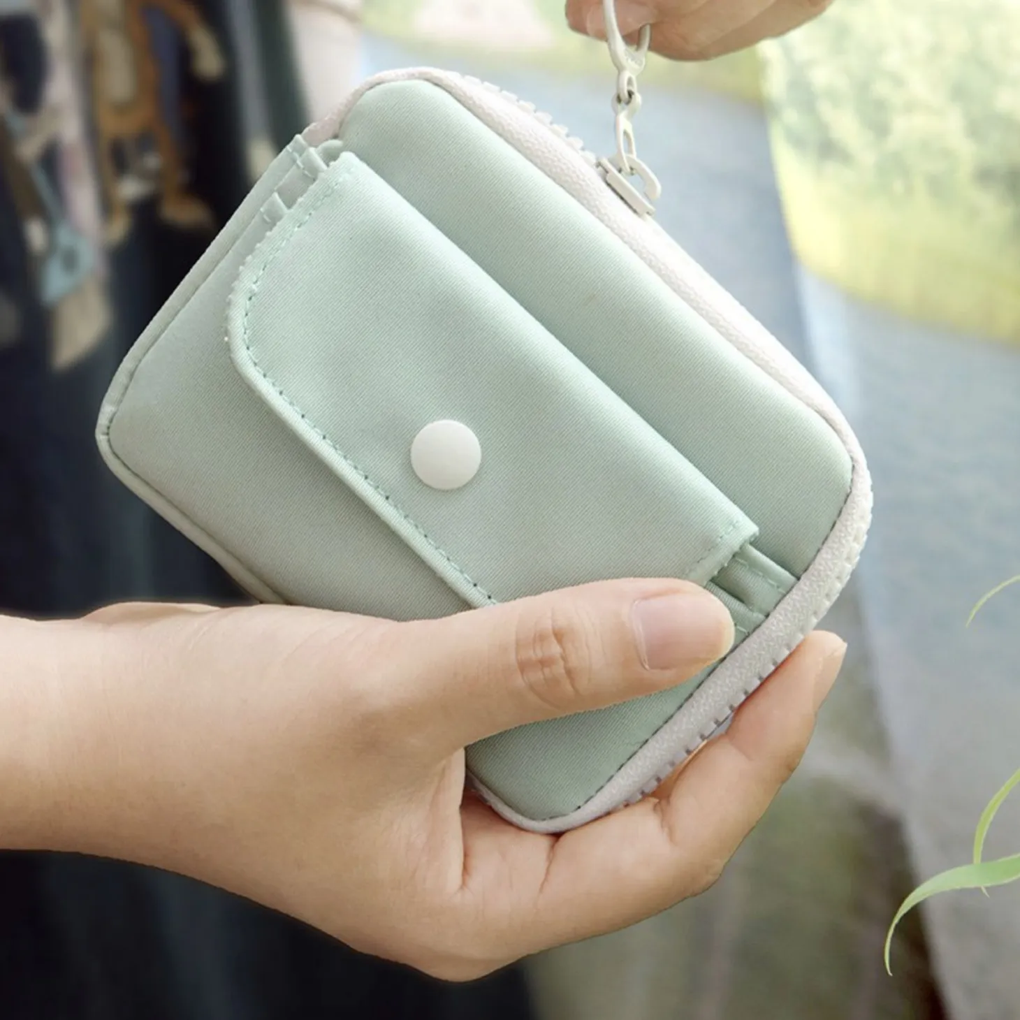 Voyager Button Card Pouch