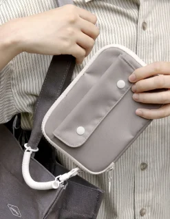 Voyager RFID-Blocking Passport Pouch