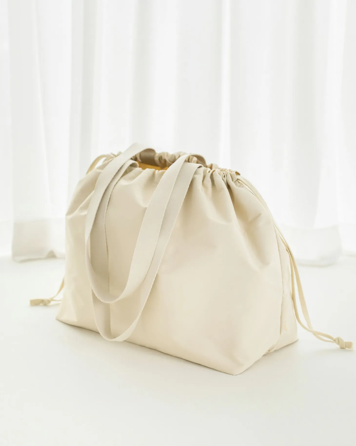 XL Travelus Drawstring Shoulder Bag