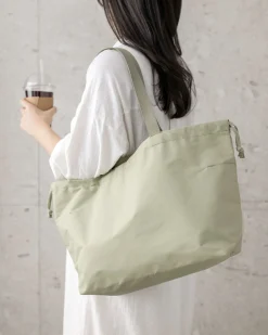 XL Travelus Drawstring Shoulder Bag
