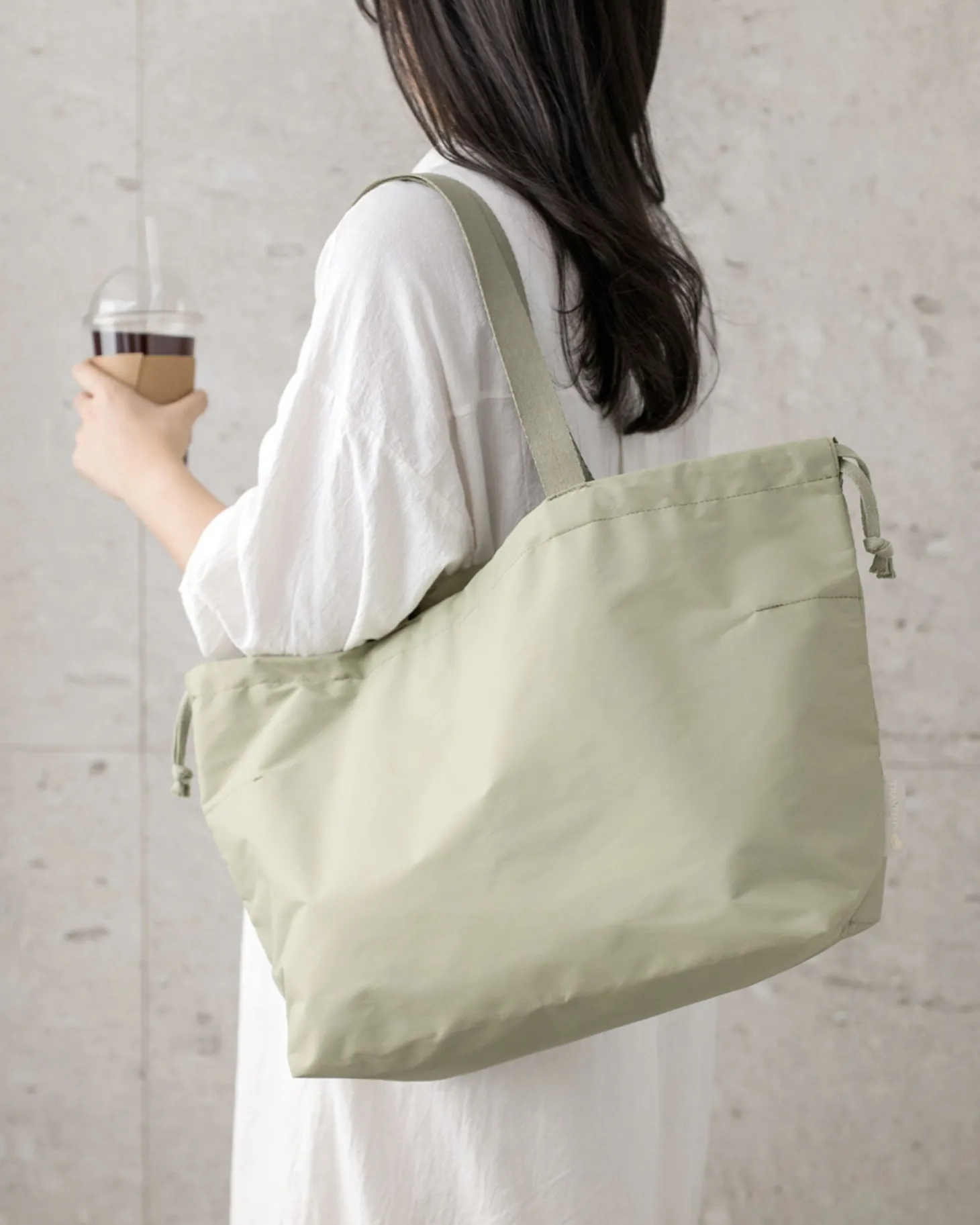 XL Travelus Drawstring Shoulder Bag