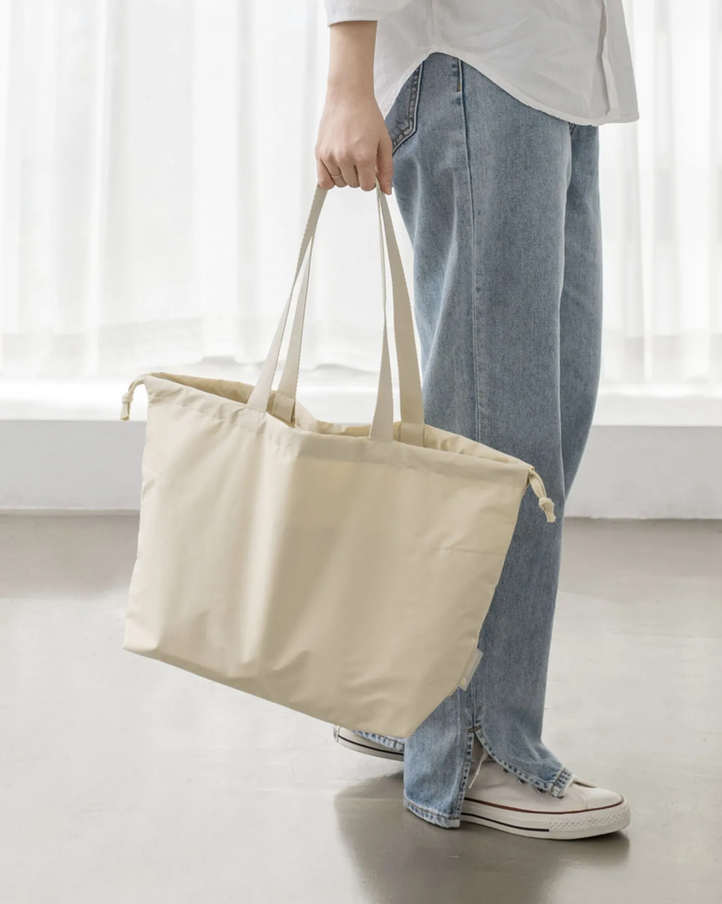 XL Travelus Drawstring Shoulder Bag